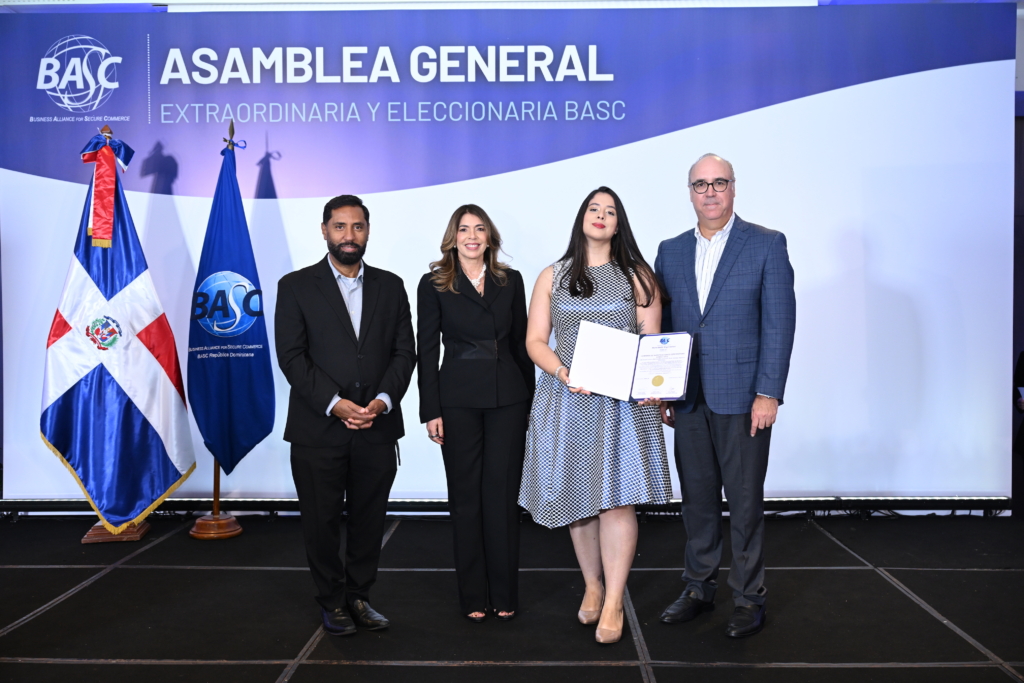 Asamblea General BASC Dominicana - Entrega de Certificado - INCORP