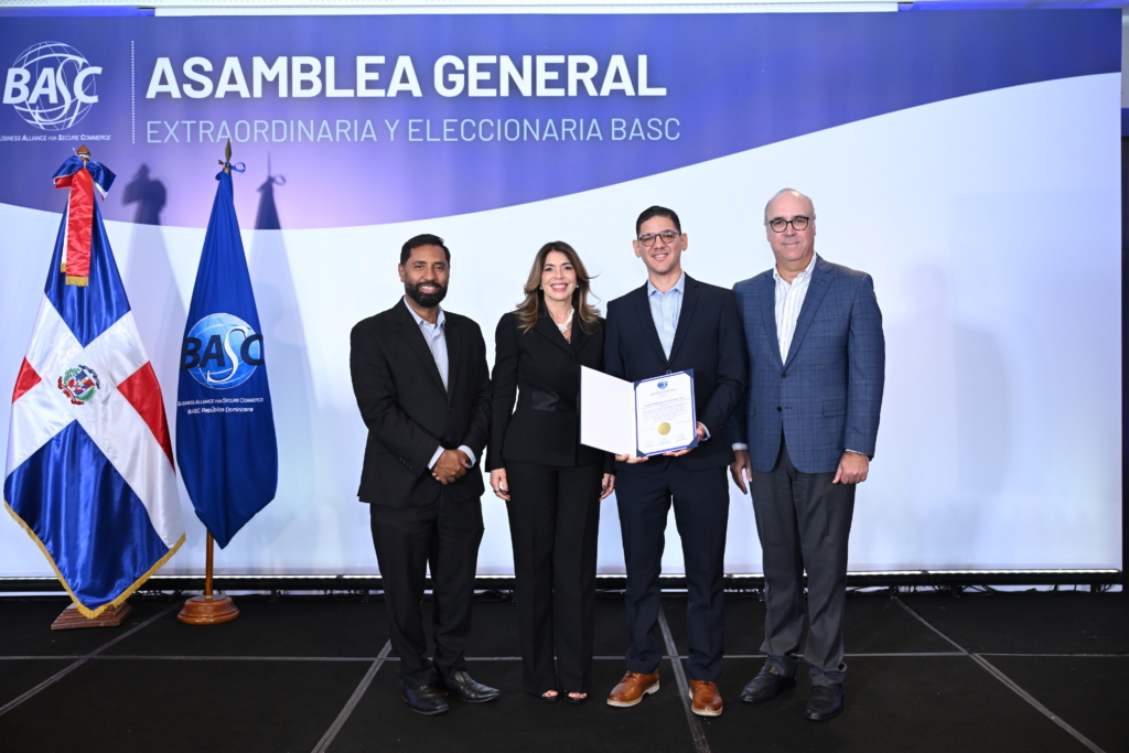 Asamblea General BASC Dominicana - Entrega de Certificado - EULEN