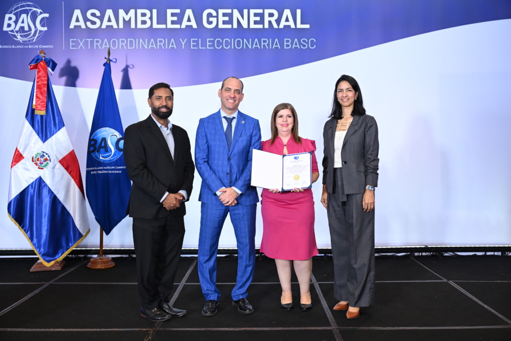 Asamblea General BASC Dominicana - Entrega de Certificado - RODEMSA