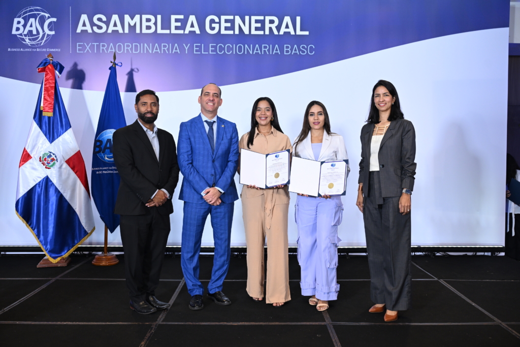 Asamblea General BASC Dominicana - Entrega de Certificado - Sansouci