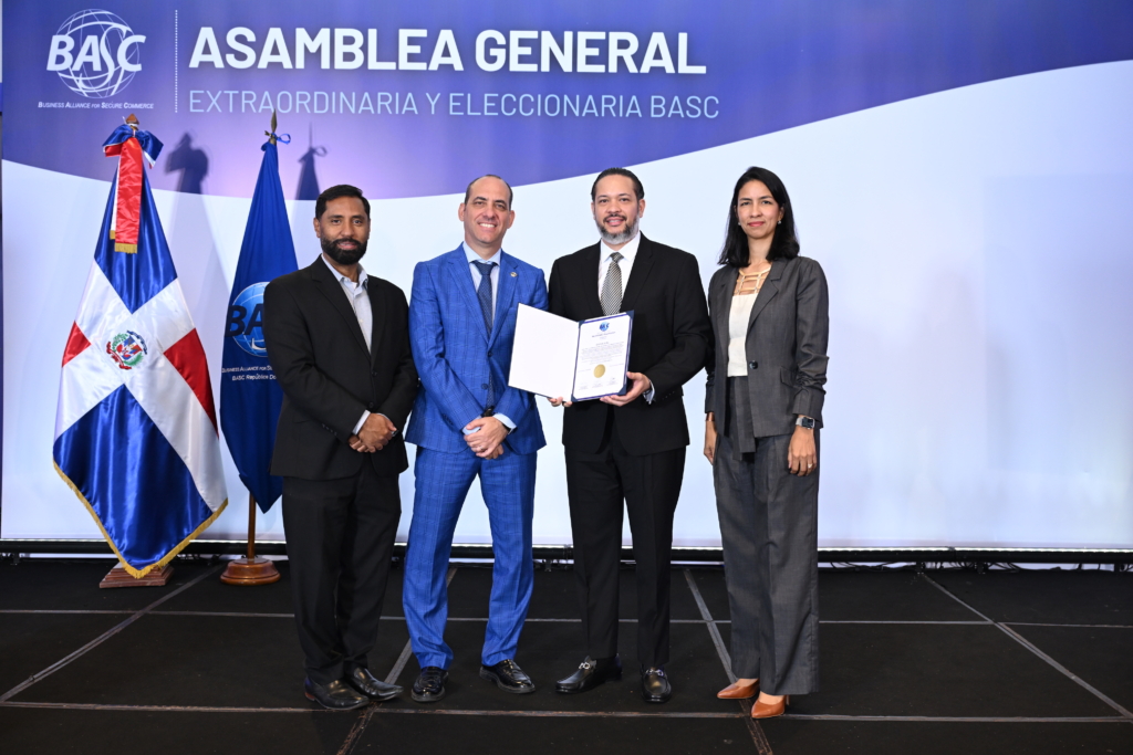 Asamblea General BASC Dominicana - Entrega de Certificado - STOPK9