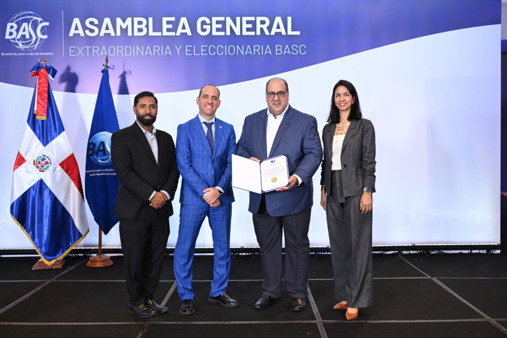 Asamblea General BASC Dominicana - Entrega de Certificado - Taurus Security Services