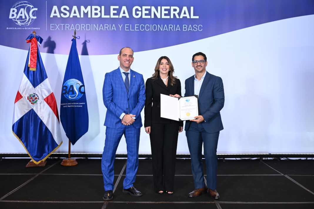 Asamblea BASCDominicana 2026 - cam1 -DSC_7541 Premios Auditor Interno BASC - Asamblea BASC 2026 - CND